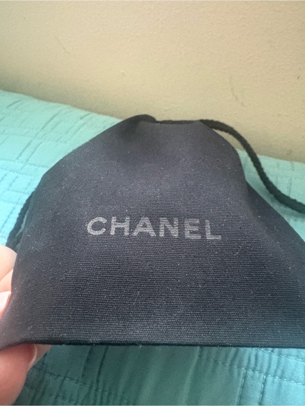 CHANEL Gift Set (Pouch, Ribbon, and CC Name Tag) 3Fer NWOT - Picture 2 of 6